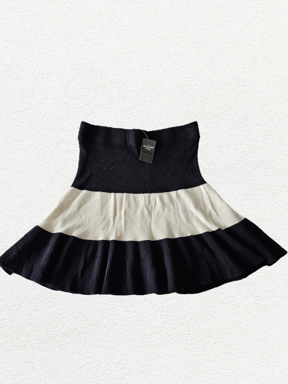 Abercrombie & Fitch Two-Tone Knit Flared Skirt - Navy & Cream